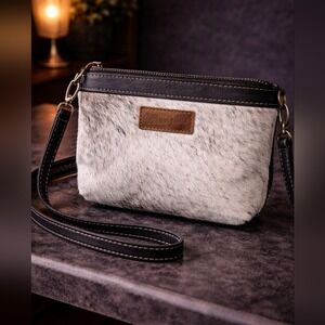 Wrangler Genuine Hair-On Cowhide Crossbody, pre-owned/like new. Purse/bag